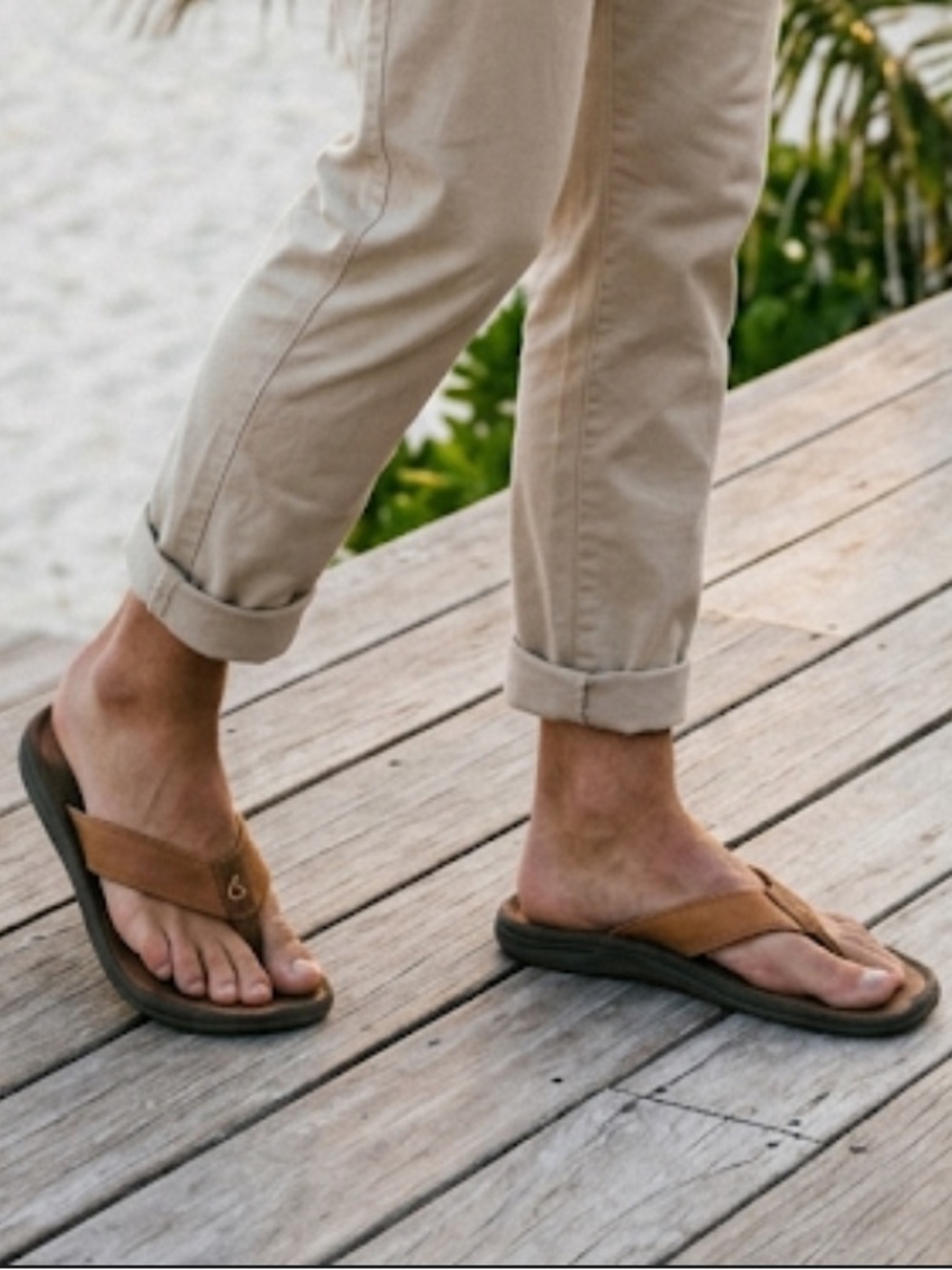 OluKai Men’s Tan Brown Leather Flip-Flops